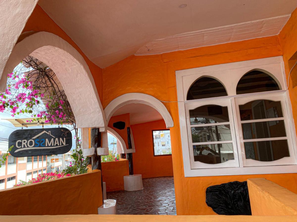 Hotel Crossman Puerto Ayora  Exterior foto