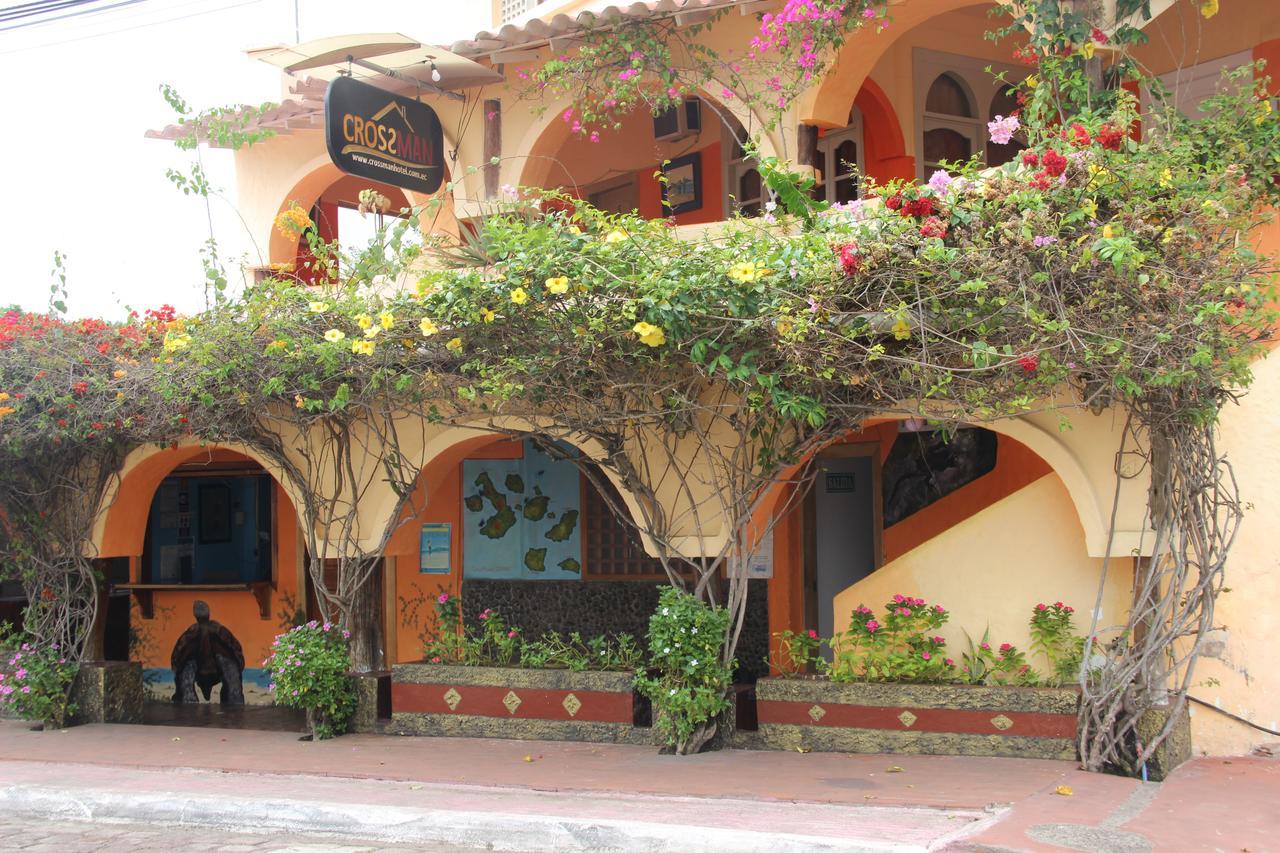 Hotel Crossman Puerto Ayora  Exterior foto